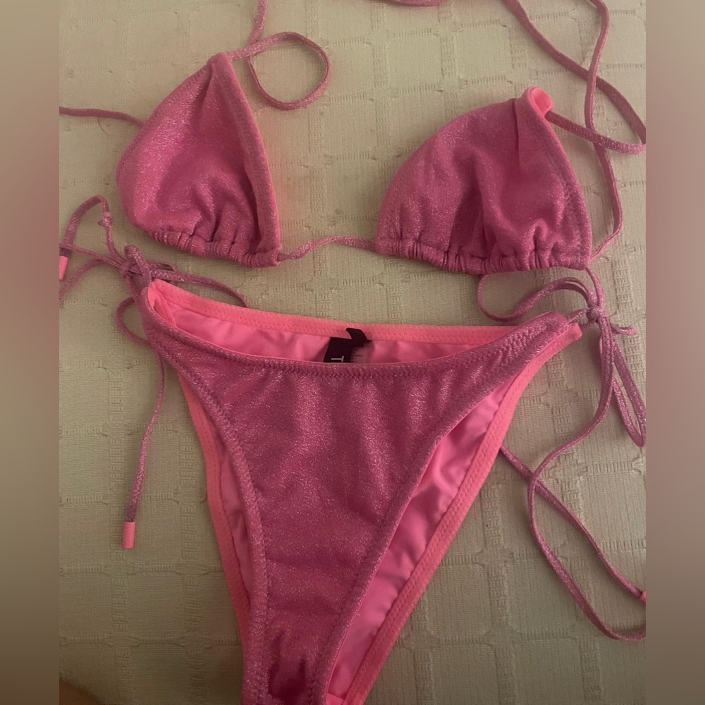 Triangl Bikini.